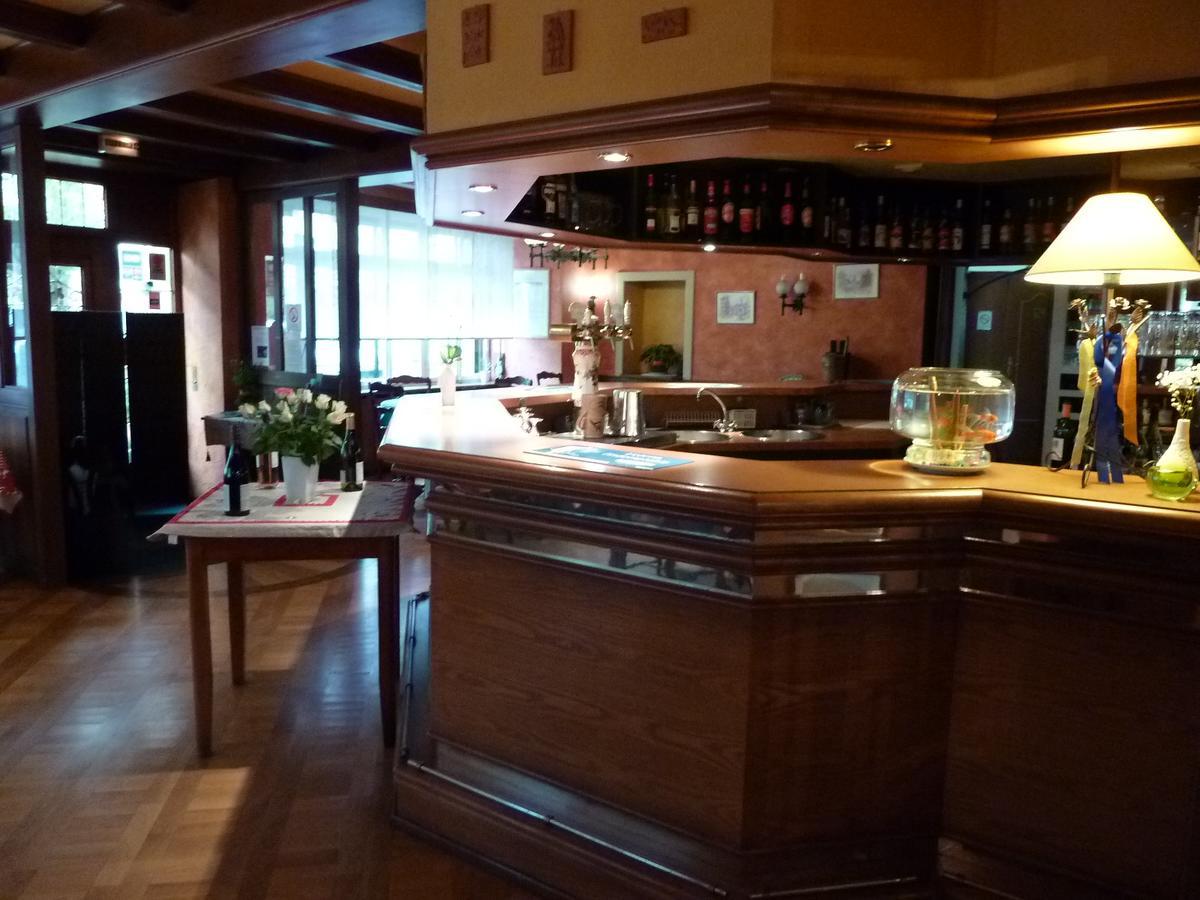 Aux Deux Clefs Hotel Marmoutier Bagian luar foto