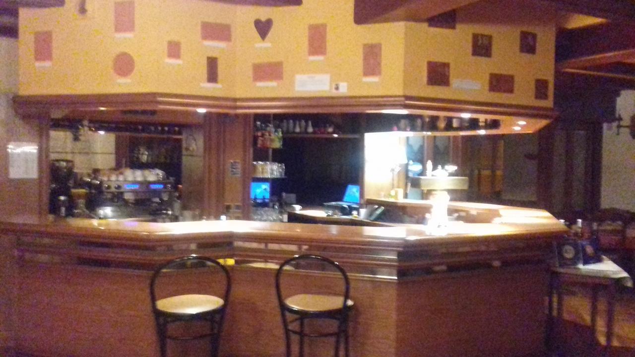 Aux Deux Clefs Hotel Marmoutier Bagian luar foto